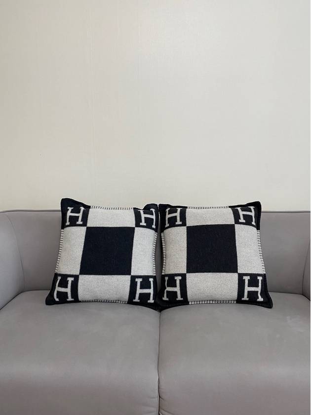 Hermes Avalon Small Cushion Black