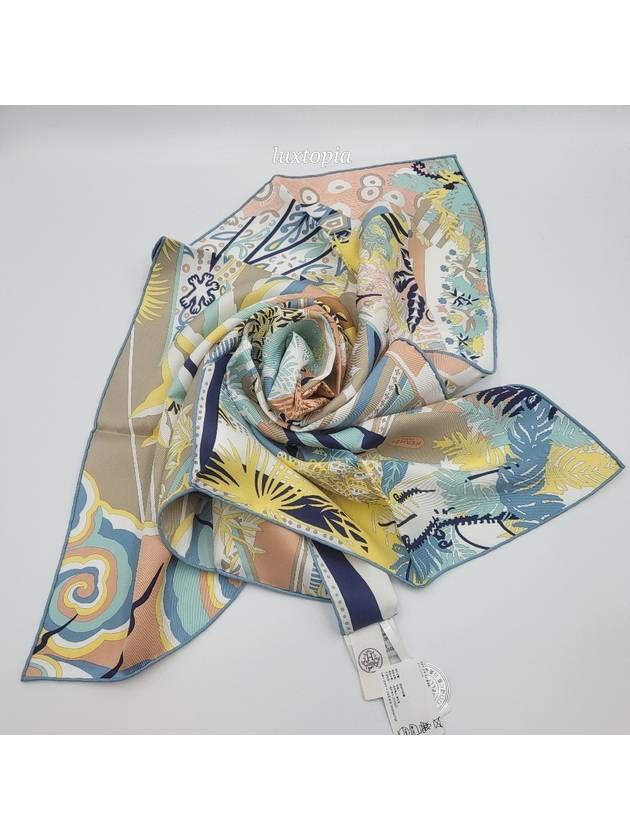 Women s Moon Carre Decoupage Scarf 70 H984110S