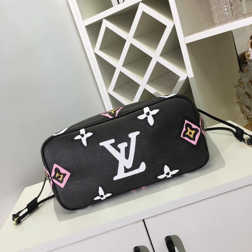 Louis Vuitton Neverfull MM Bag